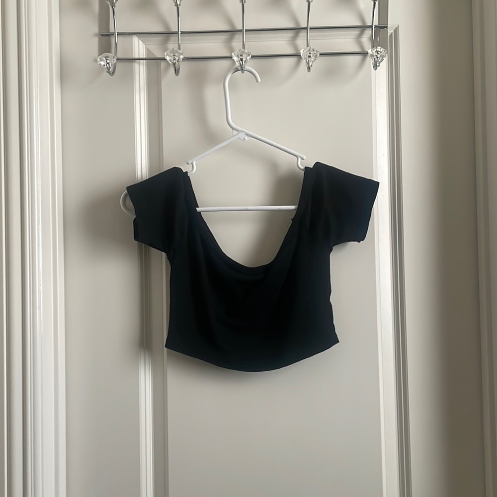 Brandy Melville cropped tee